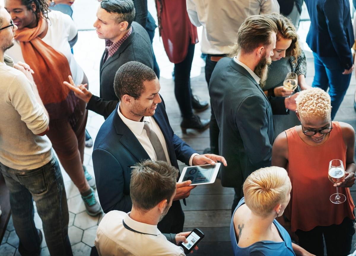 How to Network as a Digital Nomad: Building Connections