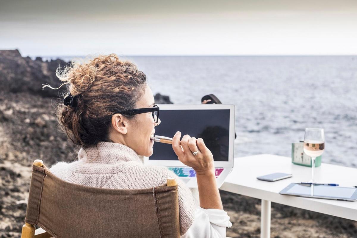 Digital Nomad Success Stories: Lessons Learned